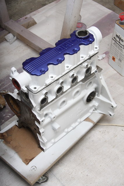 cors356.JPG (410.37 KiB) 28140 mal betrachtet Motorblock C13N in Signalweiß und Racingblue
