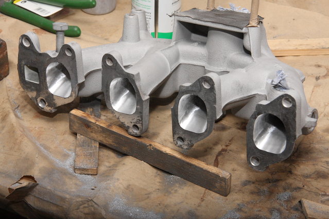 cors343.JPG (460.66 KiB) 30425 mal betrachtet die bearbeitete Ansaugkanäle