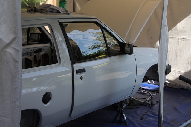 cors406.JPG (345.02 KiB) 24883 mal betrachtet Fenster und Spiegel sind drinne!