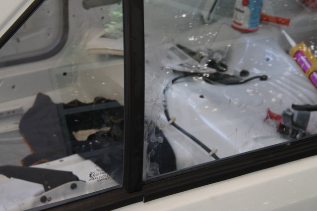 cors407.JPG (288.89 KiB) 58770 mal betrachtet Und beim Einbau auch schön verschmoddert, wozu hab ich sie eigentlich vorher geputzt? ^^