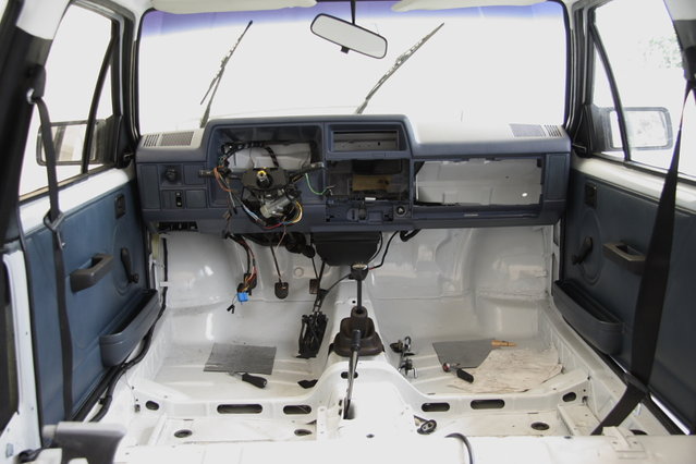 cors465.JPG (321.67 KiB) 74509 mal betrachtet Amaturenbrett ist vorerst mal drin